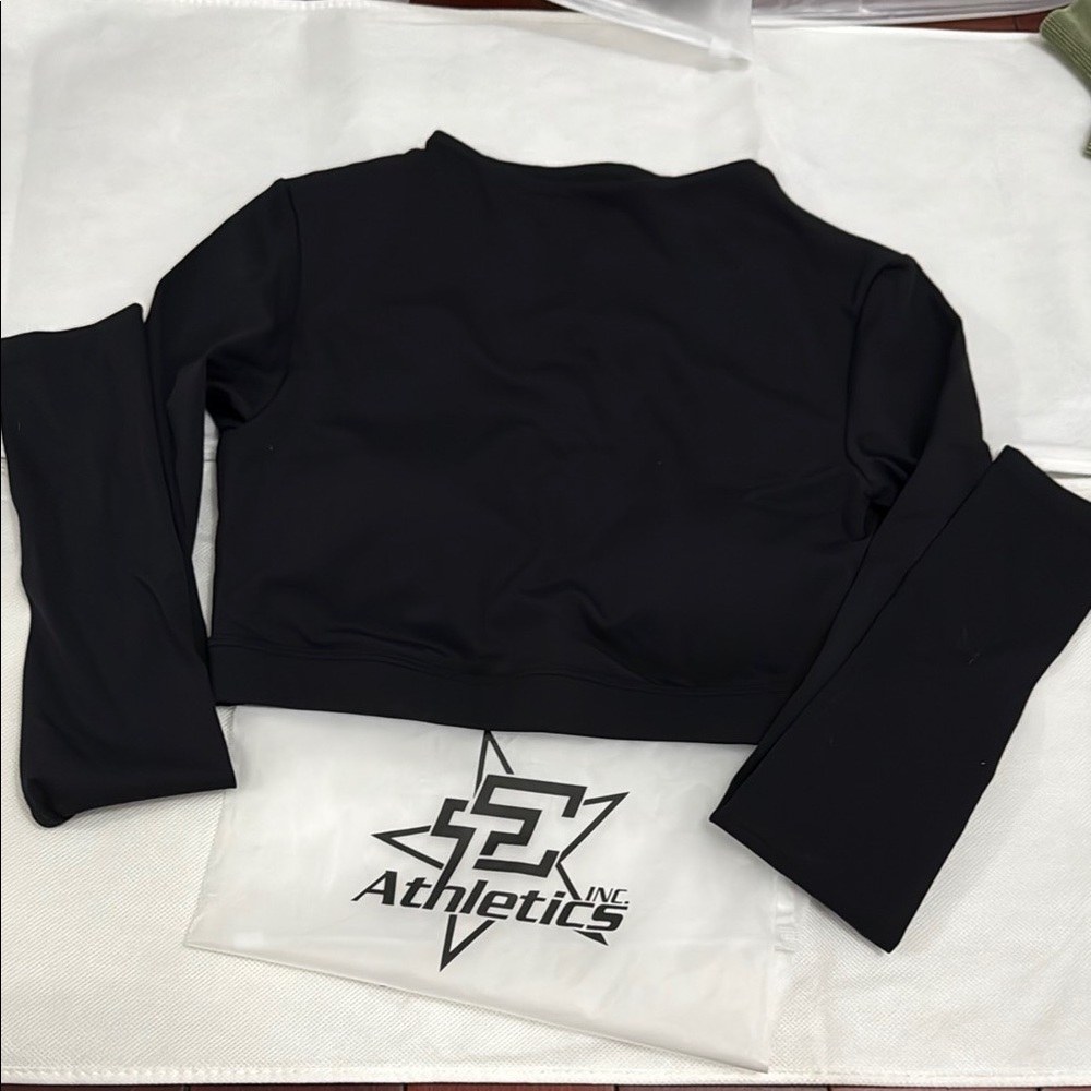 TC Athletics Long Sleeve Open Back Padded Workout Top